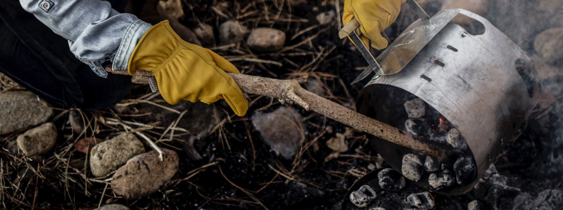 How To Cook With Wood Charcoal vs. Charcoal Briquettes